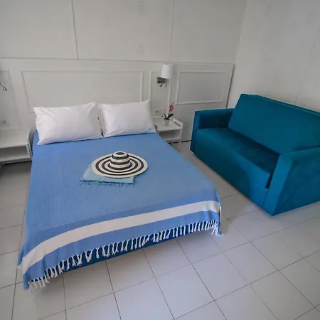 Blue & White Tatil parkı